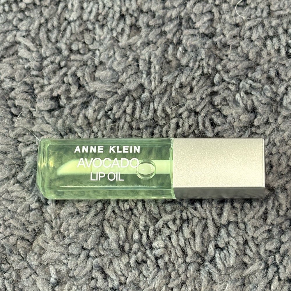 NWT Anne Klein lip oil, scent: avocado